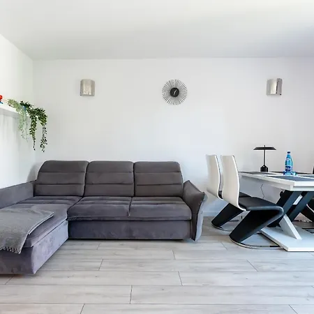 Zielonomi - Osobna Kuchnia, Miejsce Na Samochod - By Spaceapart * Jelenia Góra