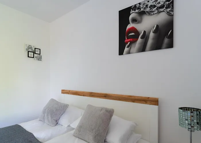 Zielonomi - Osobna Kuchnia, Miejsce Na Samochod - By Spaceapart * Jelenia Góra